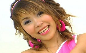 18 year old girl Bella nudeing off a cock in her graduation attire